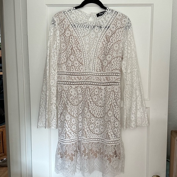 Lace Dress - Picture 4 of 7